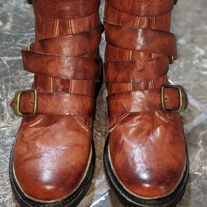 Frye Vanessa Tanker boot 7.5B